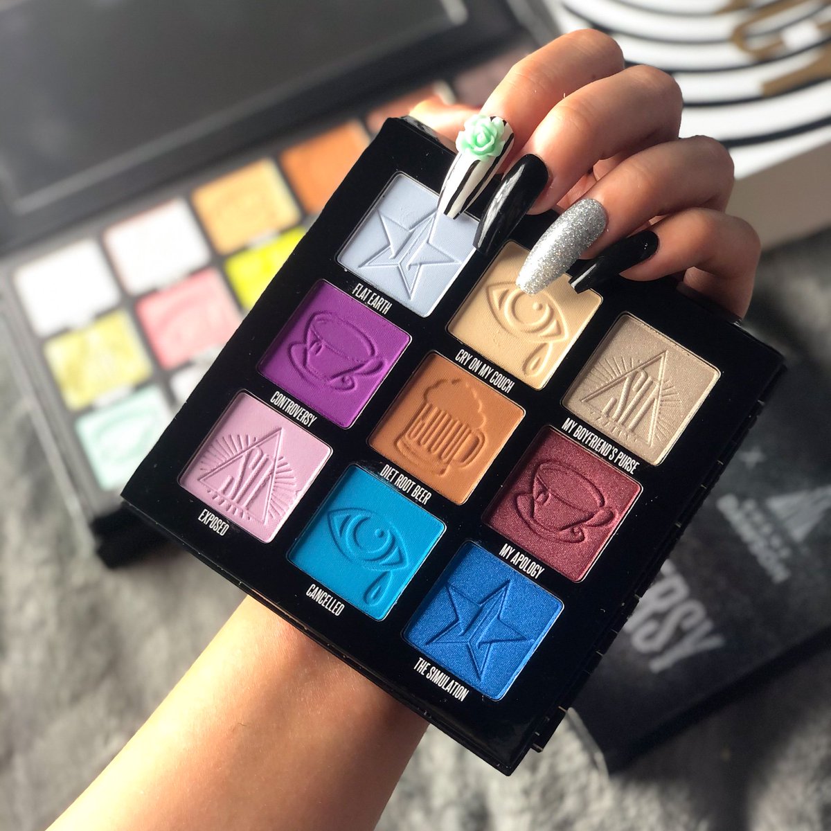 So lucky to have got my hands on this palette on <a href="/beautybay/">BEAUTY BAY</a> 🤯

Massive congratulations to <a href="/JeffreeStar/">Jeffree Star</a> and <a href="/shanedawson/">Shane Dawson</a> for such a fantastic launch 🐷