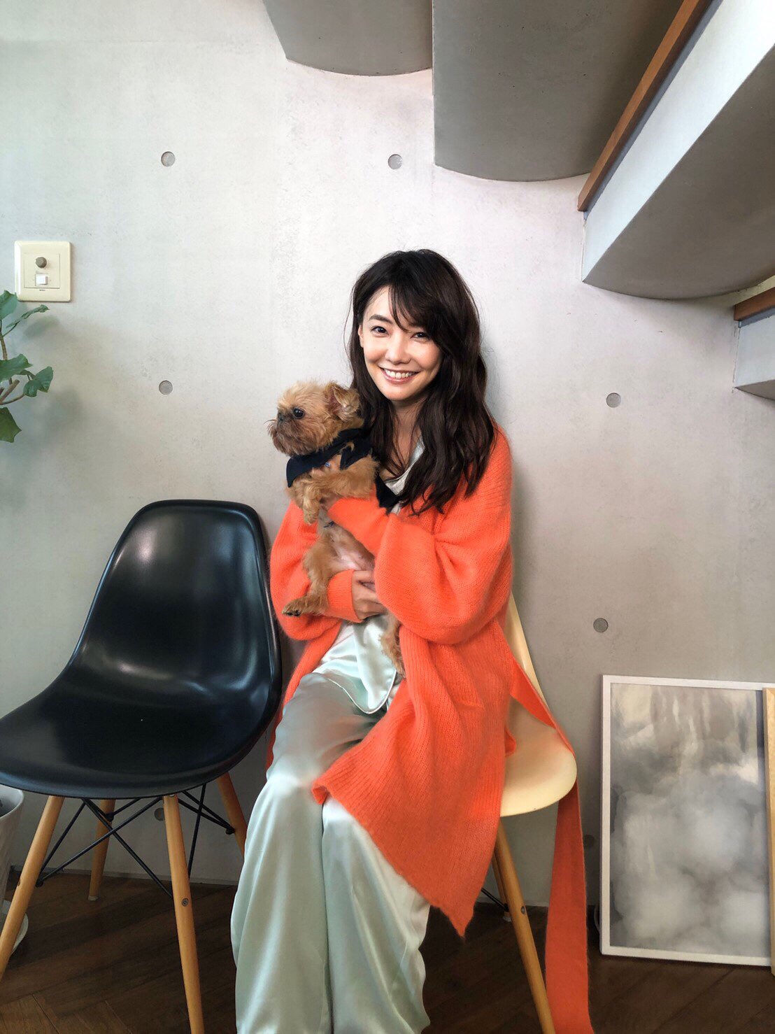 公式 俺の話は長い 最終回 12 14放送 Barクラッチのオーナー 三枝明日香役に 倉科カナ さんが出演 満 生田斗真 がお散歩させていた ワンちゃんの飼い主です 今後の満と明日香の関係が気になります 俺話 Barクラッチのオーナー 倉科カナ