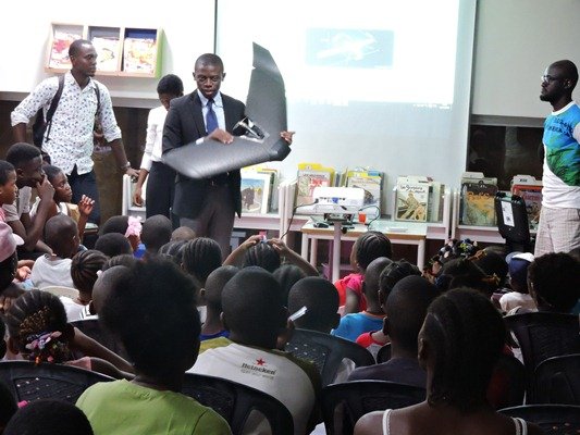 IFCameroun's tweet photo. DOUALA
Dans le cadre du mois de cultures numériques
@WilliamElong, entrepreneur digital à succès, premier fabricant de drones camerounais, partage son expérience avec la jeunesse.
#NovembreNumérique
#PrioriteJeunesse https://t.co/mKVvh5DuC5