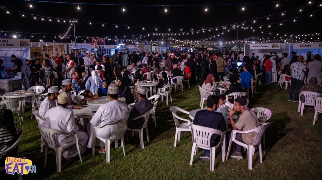 OmanMHT's tweet image. &quot;مهرجان المأكولات العمانية&quot; ضمن Muscat Eat 3 سينطلق ١٤ نوفمبر الجاري في الموج مسقط للغولف بمشاركة ٤٠ طاهيًا ومؤسسة من مختلف محافظات السلطنة وسيشتمل أيضًا على معرض الحرفيين وعروض الموسيقى والفنون العمانية والألعاب التراثية والفعاليات الترفيهية 

@muscateat
instagram.com/p/B2pBk6oFxOR/…