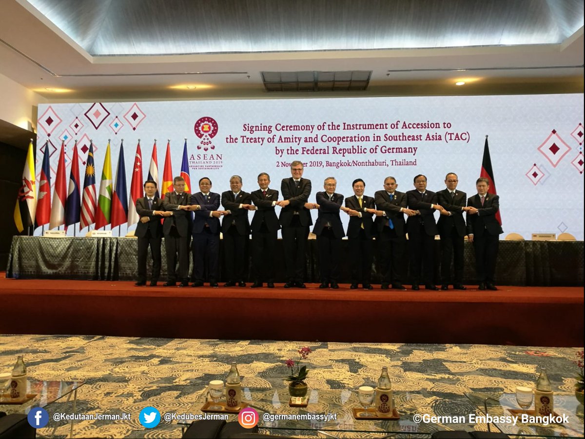 GermanAmbJaka's tweet photo. Today, Germany formally accedes to the Treaty of Amity and Cooperation in Southeast Asia (TAC). Important step for Germany 🇩🇪 in strengthening our relations with @ASEAN! Multilateralism rules!☝
@GermanAmbTHA #ASEAN #ASEANThailand #ASEANTH #35ASEANSummit #THisASEAN https://t.co/yKMZJ35aoN
