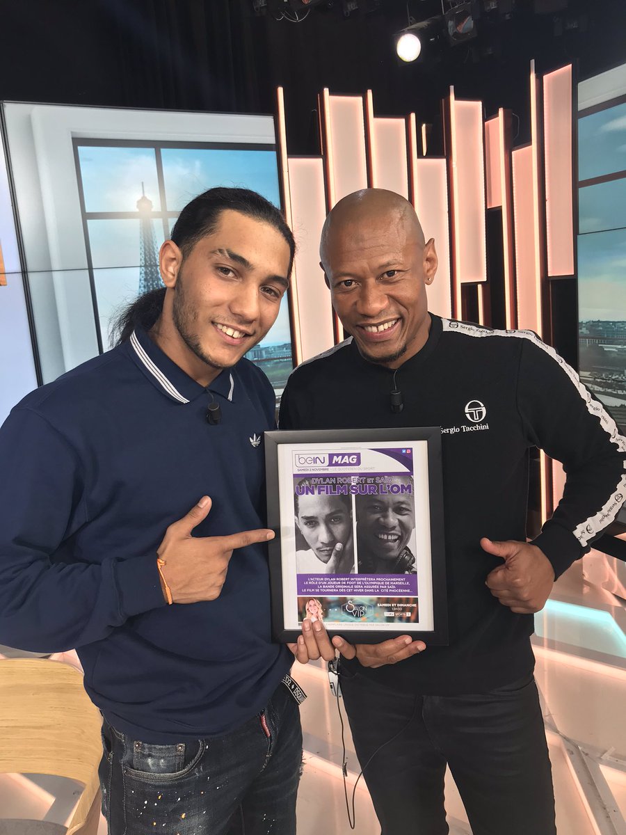 Claire_Arnoux's tweet photo. Un accent de Marseille dans #salonVIP dès 13h30 @beinsports_FR #bein1 avec nos invités #dylanrobert #acteur #cesarmeilleurespoir2019 #sheherazade et #saïd voix soul #iam #music #quiveutdufunk 💥 #foot #om @OM_Officiel avec un message de @SteveMandanda 🔥
À tout à l’heure!!! https://t.co/9agv5zyk2W