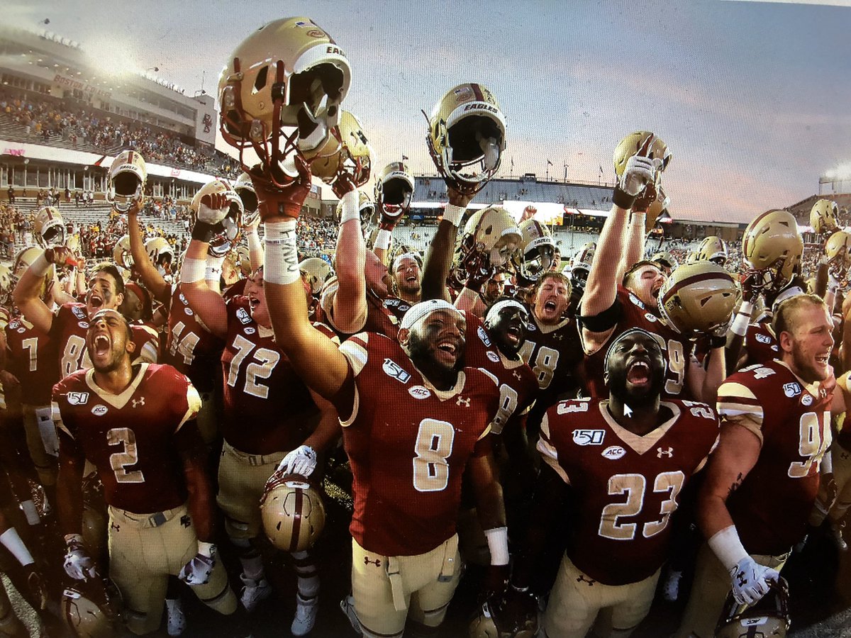 CoachBWhite7's tweet photo. #CollegeGameday #WakeupRunning Can’t wait to watch this team play! https://t.co/fiKFucGCzr