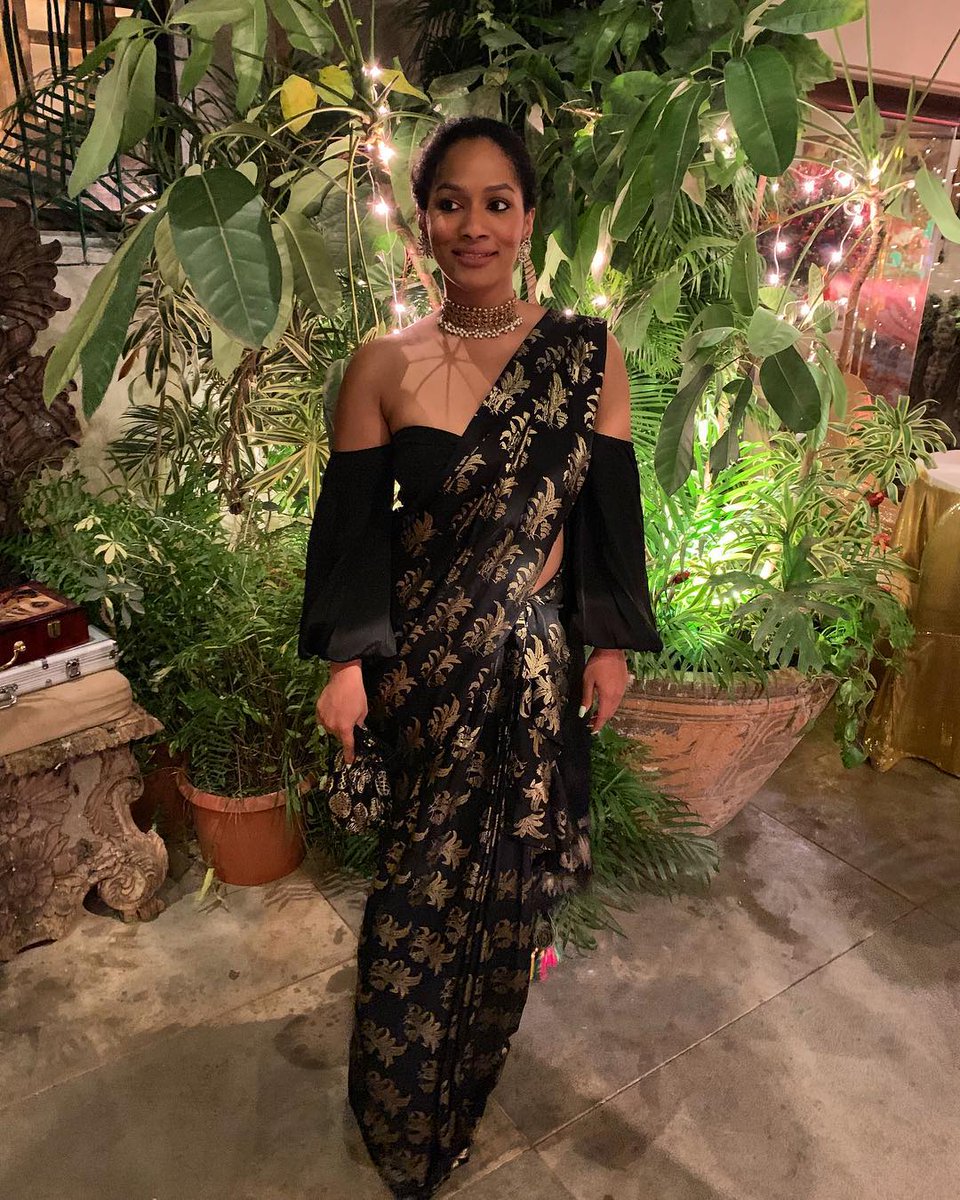 TimesFashionWk's tweet photo. Happy Birthday @MasabaG and thank you for not sticking to stereotypes and showcasing the best of what you love!🌙🎇
#FromTheFeed #MasabaGupta #HappyBirthday https://t.co/D0BBtjfT4H