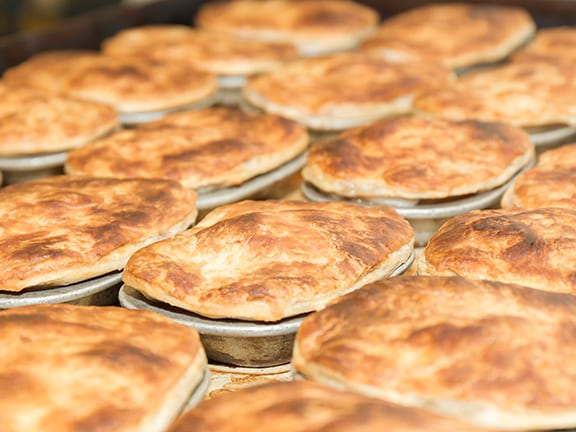 How to store your pies: Pies and Liquor are made fresh and these can be frozen. These products should be defrosted in a refrigerator and only reheated when they are thoroughly thawed. Eels must not be frozen because they lose their colour. bit.ly/2Yuk186