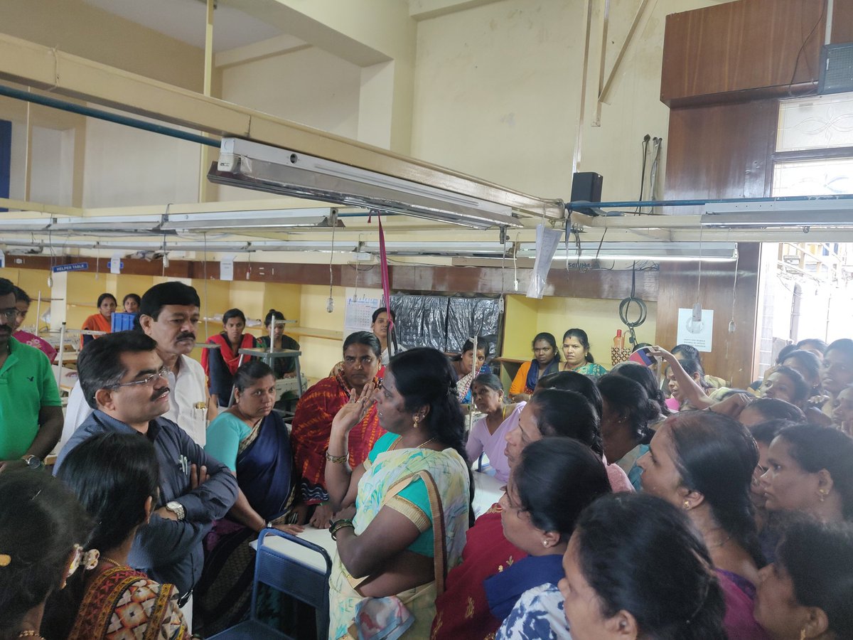 alc3bangalore's tweet photo. Today visited MS Garments on magadi road instructed the management to settle wage dues for workers. https://t.co/JsqJaKrklU