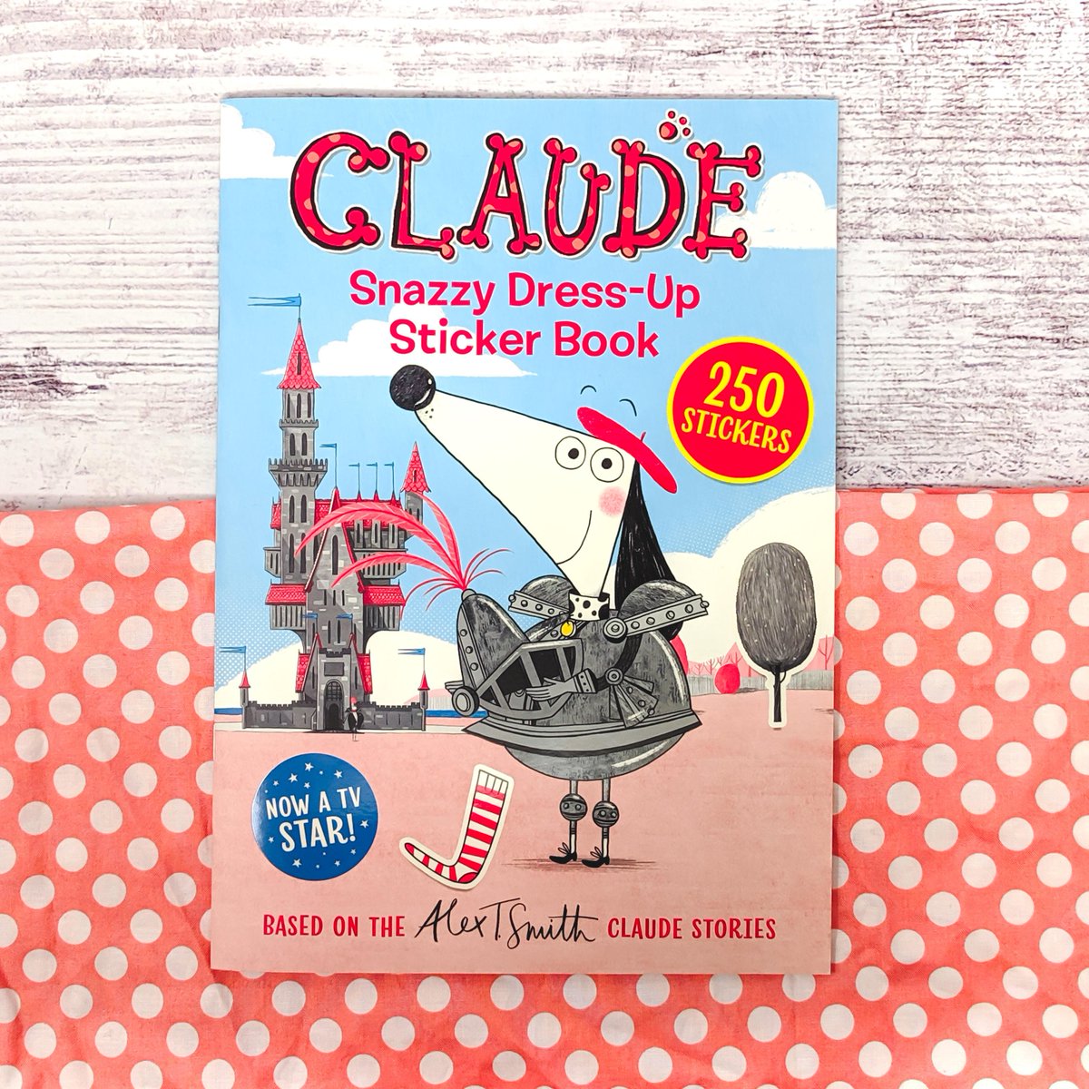 HachetteKids's tweet photo. Have you met Claude? The ordinary dog with an extraordinary life, and now a TV star on ITVBe daily at 9.30am!
Get your hands on these fantastic stories & activity books, based on the Claude stories by @Alex_T_Smith for hours of fun with your little ones.
#ClaudeTV #Claudebooks https://t.co/HouqiunInZ