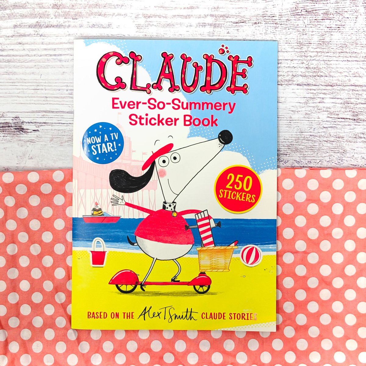 HachetteKids's tweet photo. Have you met Claude? The ordinary dog with an extraordinary life, and now a TV star on ITVBe daily at 9.30am!
Get your hands on these fantastic stories & activity books, based on the Claude stories by @Alex_T_Smith for hours of fun with your little ones.
#ClaudeTV #Claudebooks https://t.co/HouqiunInZ