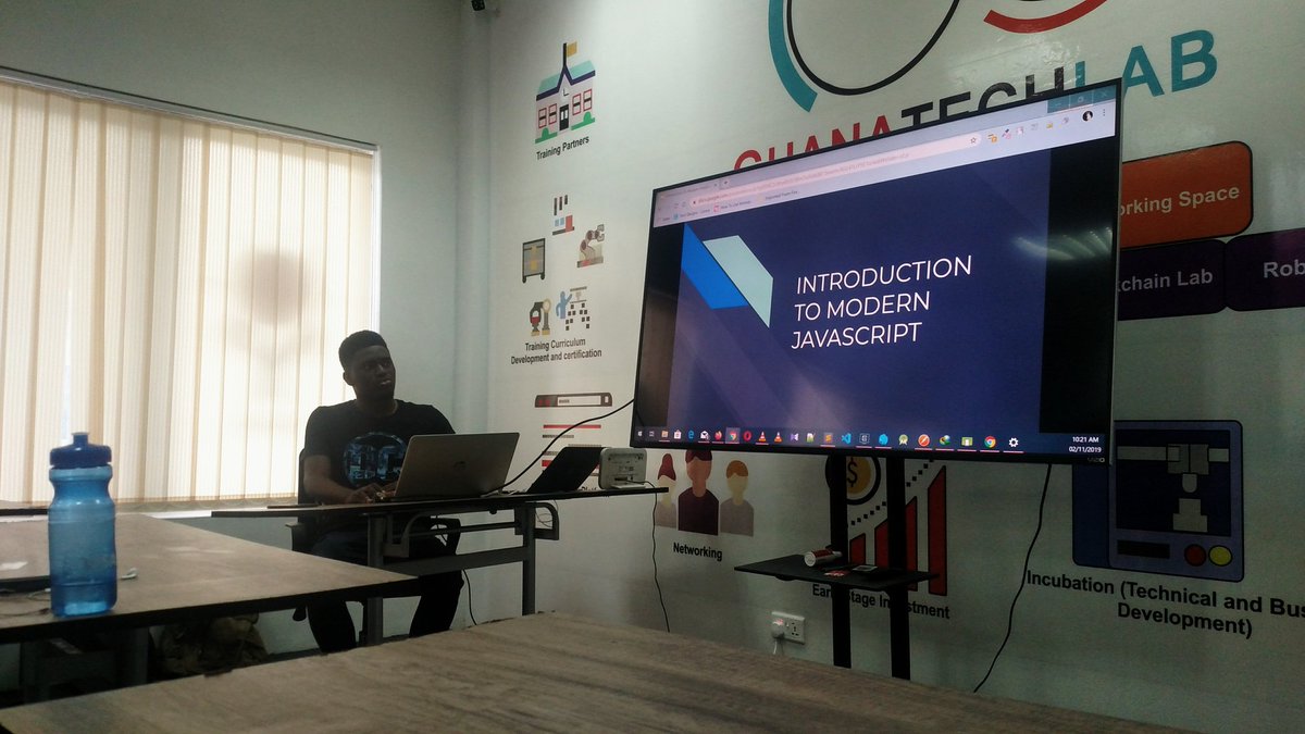 joshoaotoo's tweet image. JsSpace Meetup @GhanaTechLab .
Introduction to Modern Web Development Using JavaScript.
#JsSpace
#IoTNetworkHub
#GhanaTechLab