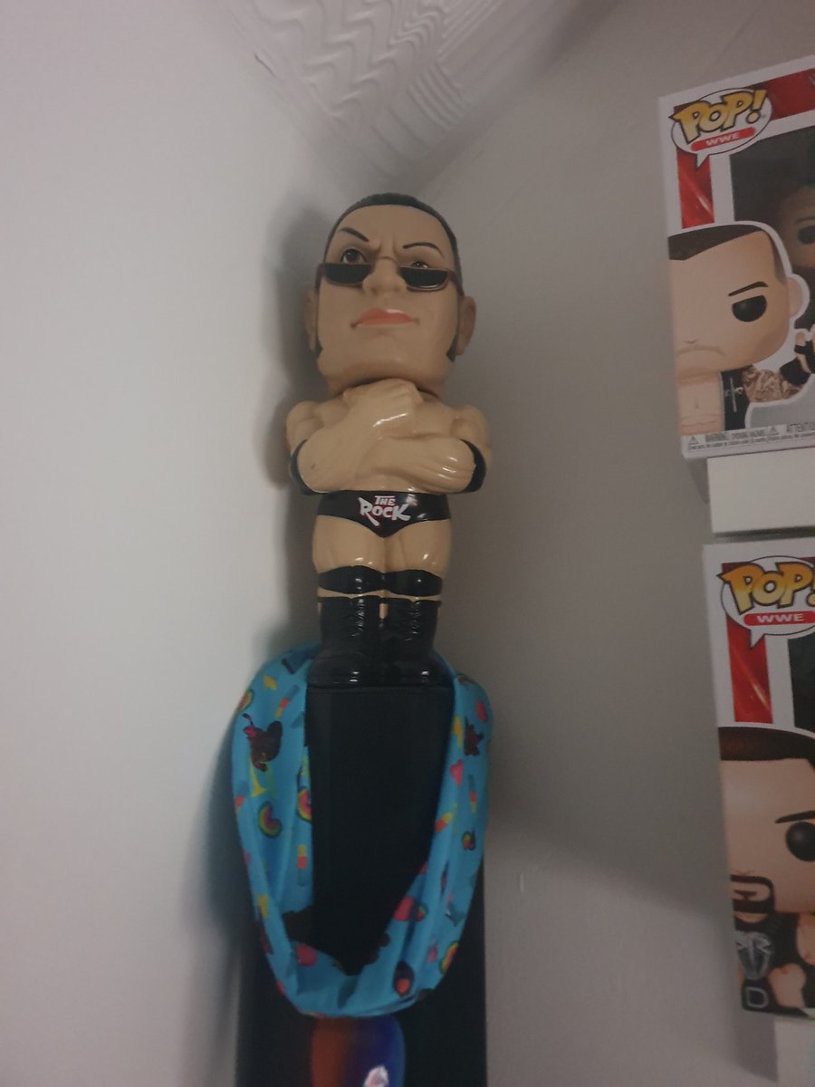 JoshBeales's tweet photo. @MajorWFPod picked this vintage 1999 drinking cup up not too long ago no straw but I still think its awesome https://t.co/pE2FAbeAoz