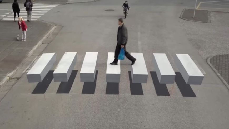 AlexandreMurer's tweet photo. Pour rappel, le passage piéton 3D en trompe-l'oeil, testé en #Islande en 2017, et qui a depuis essaimé jusqu'à #Beauvais : https://t.co/CTKkRLeD83 https://t.co/GiwOM5g965
