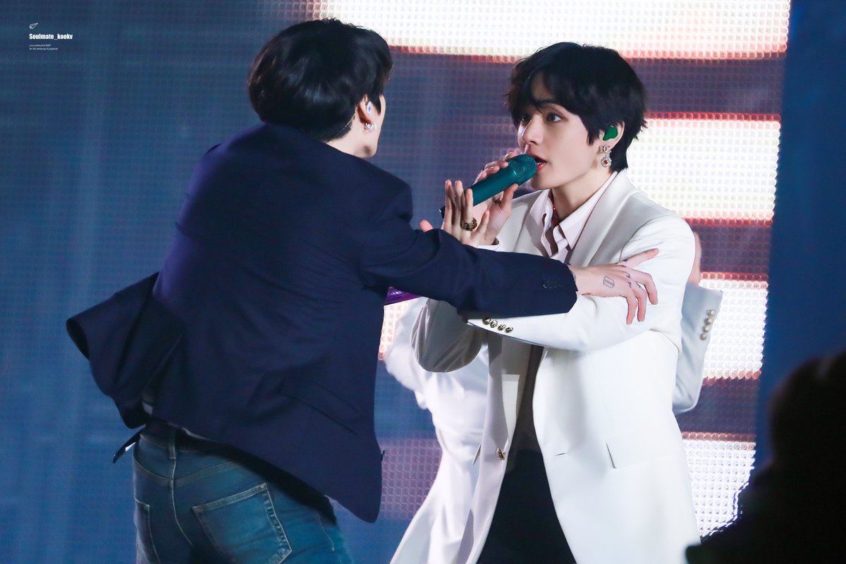 【HD】191029 SYS IN SEOUL

#V #태형 #뷔 #TAEHYUNG #정국 #JUNGKOOK #jk #VKOOK #taekook #kookv 
<a href="/BTS_twt/">방탄소년단</a>