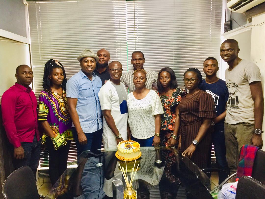 AdenaikeToba's tweet photo. It's a #FullHouse @MADECORESS
#EndlessCelebration ... we all had fun #FreeSpeech
Still my #birthday #October24th on a #RedFlagDay #November1st when the #RAINBOW finally showed up with lot's of rain causing #lagosflood
All thanks 2 @OlawumiAdenaike 4 all these surprises https://t.co/3lilxQGbVi