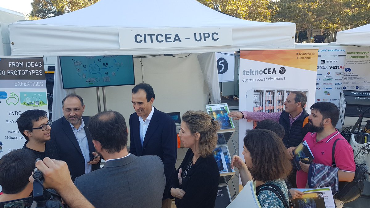 crichiant's tweet photo. @Daniel_Heredero explicando la participación de @CITCEA en la #AnellaEnergetica a la comitiva invitada por la feria #Expoelectric2019 https://t.co/vaAfPOWBCi