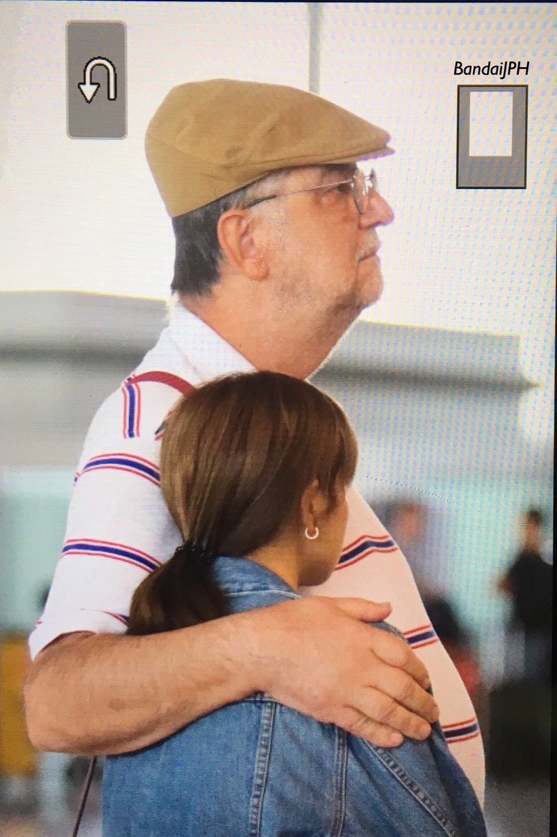 BandaiJPH's tweet photo. 191101 SVB 
Big HUG 😸

#LisaHomeSweetHome 
#blackpink #lisa #lalisa #블랙핑크 #리사 https://t.co/aUzJHju7NK