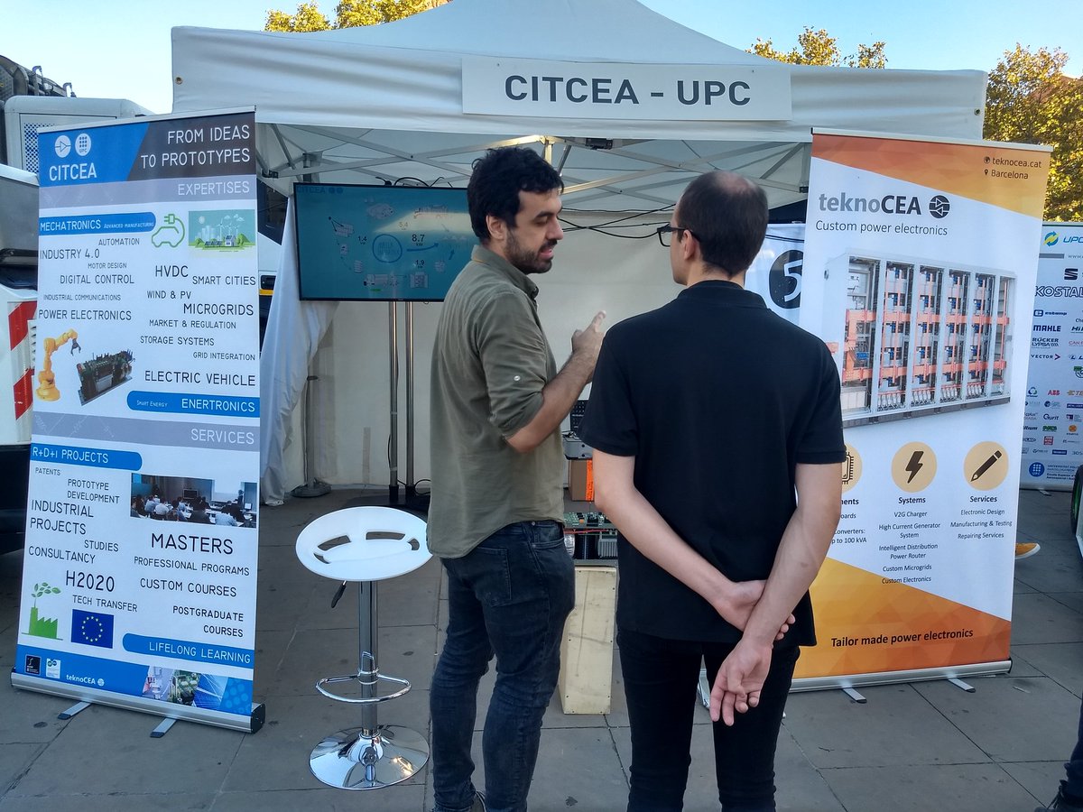 Daniel_Heredero's tweet photo. @crichiant explicant com el @CITCEA ha desevolupat el generador digital que fa possible #AnellaEnergetica a #Expoelectric2019 https://t.co/upsTEAEruD