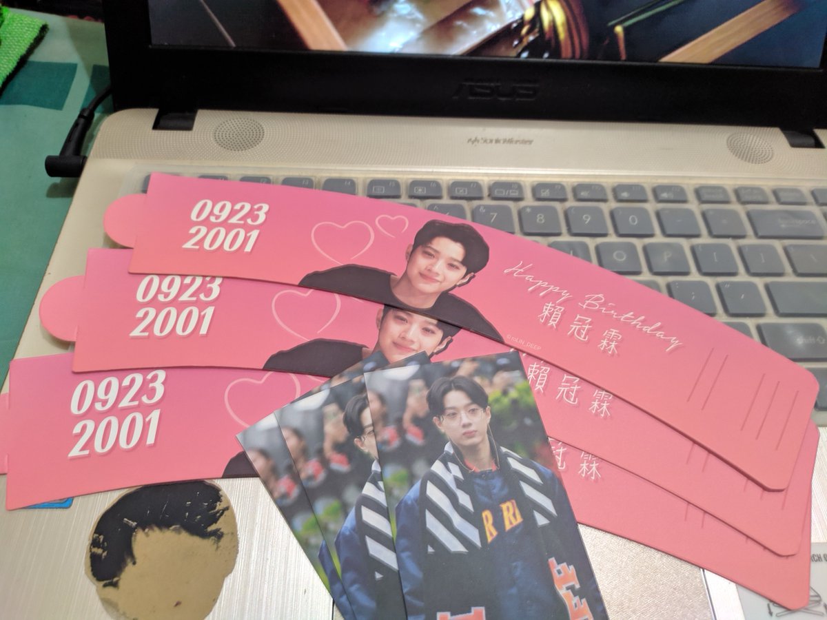 dryp_ineapple's tweet photo. @roLIN_DEEP0001 I've received your cup sleeves! Really well made! Thank you 😘😘😘 https://t.co/qg182gVbRW