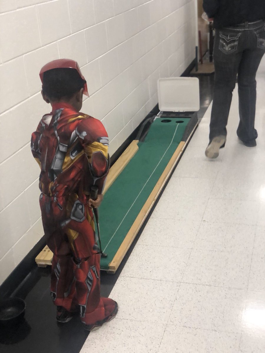 DES_HCS's tweet photo. @DES_HCS Fall Festival was a big hit Friday night! Thank you all for coming! #IAmWhy #DESPUPS #ExpectExceptionalHCS https://t.co/glwoC9RqN2