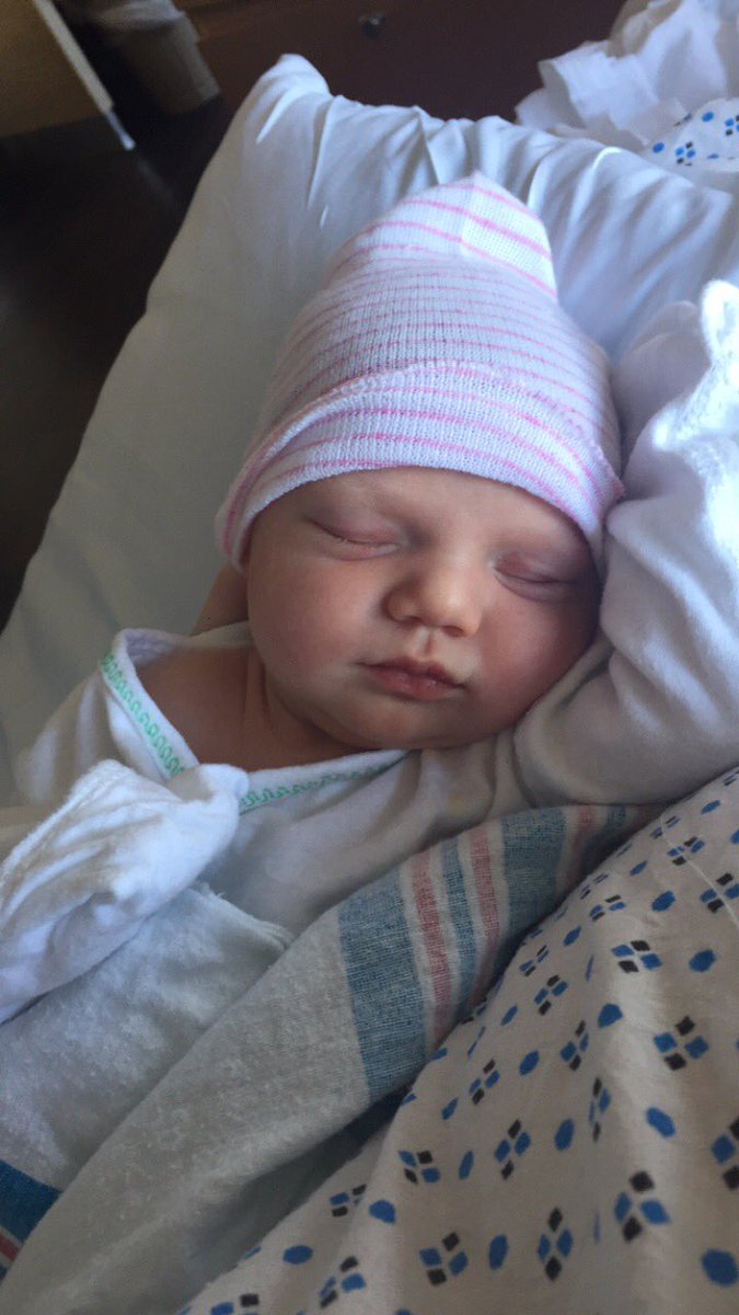 uhlyssuhhhh's tweet image. So, did I win halloween? Cause I think I won halloween.