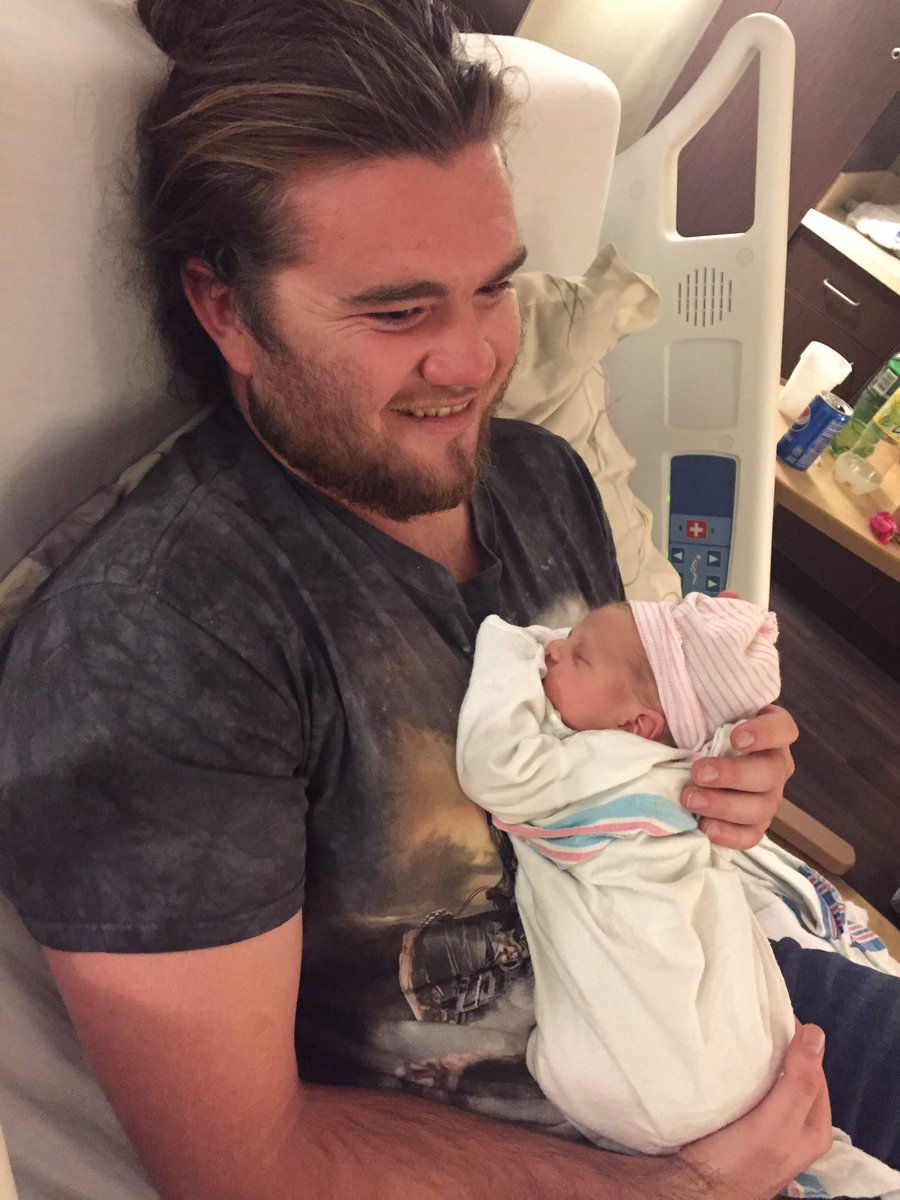 uhlyssuhhhh's tweet image. So, did I win halloween? Cause I think I won halloween.