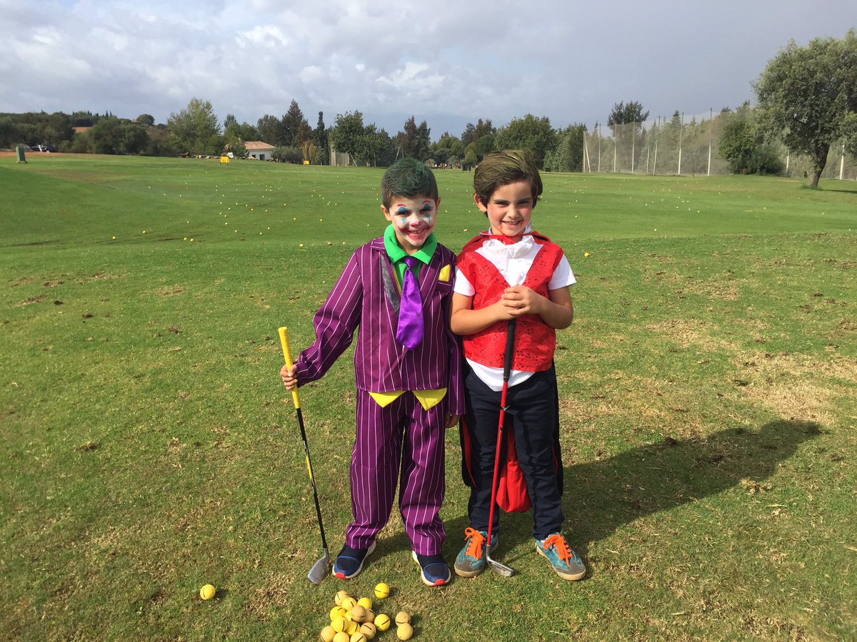 Jocker y dracula mejorando el swing en <a href="/lauroacademy/">Lauro Golf Academy</a> 
#halloween2019