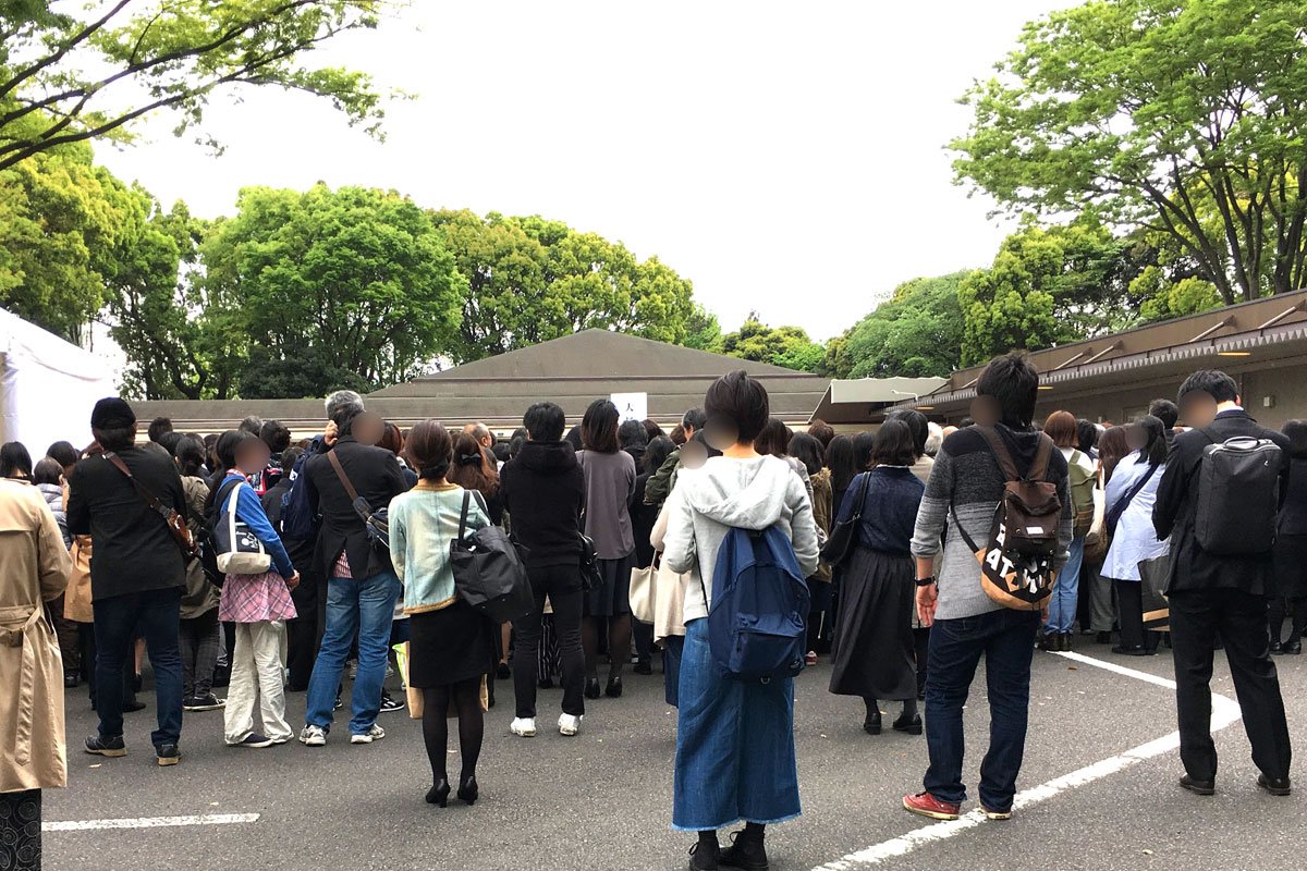 壁とか机とか 明日に控えた京都アニメーションの お別れ そして志を繋ぐ式 で指定されている 平服 最近の芸能人のお別れ会 を参考にするのが良さそう どちらも 平服でお越しください とアナウンスがありました 京アニ Prayforkyoani T 壁とか机とか 明日に控えた京都アニメーションの お別れ そして志を繋ぐ式 で指定されている 平服 最近の芸能人のお別れ会 を参考にするのが良さそう どちらも 平服でお越しください とアナウンスがありました 京アニ Prayforkyoani T