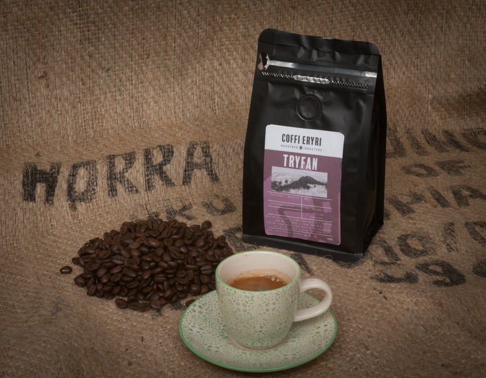 Coffi Eryri ar gael o Blas ar Fwyd, Llanrwst; Seibiant, Conwy; Tandderwen, Betws y Coed, Spar, Llanrwst; Blue Sky Bach, Bangor; Canna Deli, Caerdydd. Os y gwyddoch am siop neu gaffi a fyddai'n hoffi ein coffi, gadewch i ni wybod, mae Blas ar Fwyd yn dosbarthu ar draws Cymru!