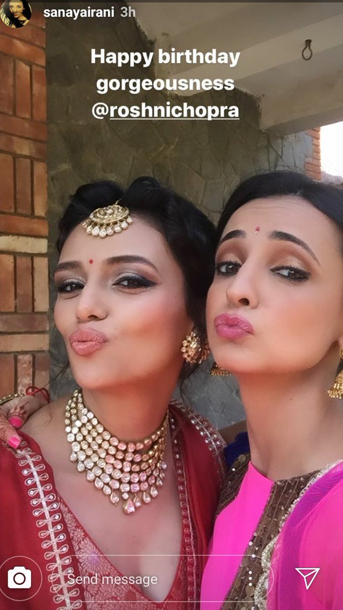 Sanaya is wishing roshnichopra a happy birthday via her IG story
Love this expression on her face 😍💖
#SanayaIrani 👑💝