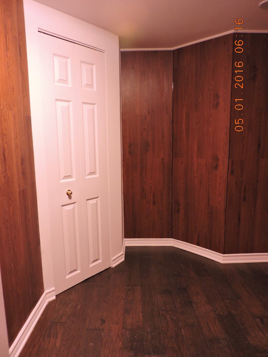 NaveenEipe's tweet photo. @MaplesonF I too found uneven concrete under the old carpet in the basement-
had to switch from #VinylPlanks to a floating engineered hardwood floor in #WireBrushed #SmokedHickory #Nice.
Not to be wasted, the #VinylFauxWood ended up on the walls, for a cool #CountryCabin look! https://t.co/HzhaVNE8yr