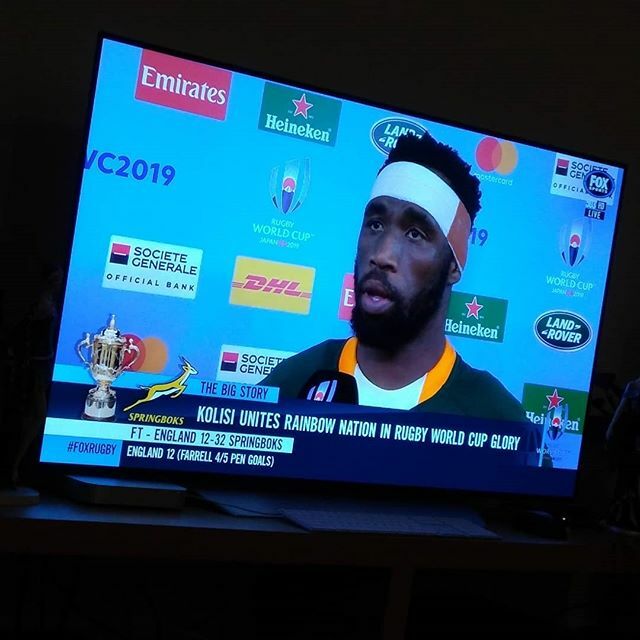 andrealiesel's tweet photo. Buckle in all my bebes, Monday we watching highlights and replays and then Invictus all day. ALL DAY. A 💪🏽L💪🏽L💪🏽D💪🏽A💪🏽Y💪🏽 🇿🇦🏆🇿🇦🏆🇿🇦🏆
PS: thanks to @adellebanks I am now deaf 🤣 https://t.co/NU88mId7Lt https://t.co/Emw9MGwVf3