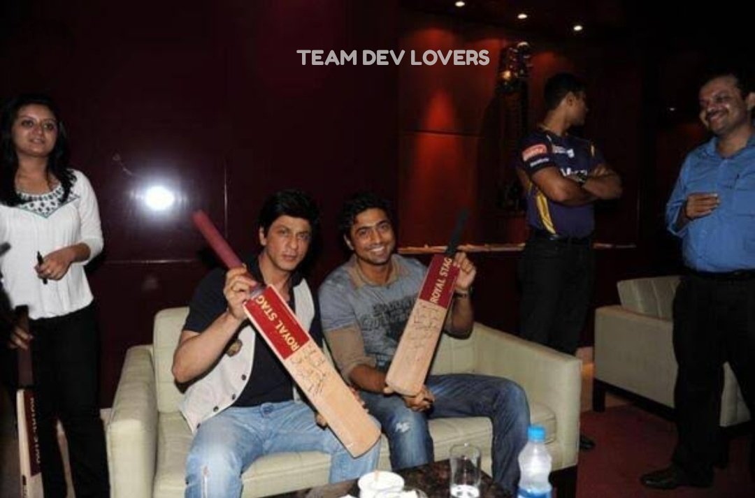 We_Love_Dev's tweet photo. Wishing a very Happy Birthday to the King Khan of Bollywood.
@iamsrk many many happy returns of the day Sir 🎂🎉
#HappyBirthdaySRK @idevadhikari ❤️ https://t.co/XEeZrasFkk