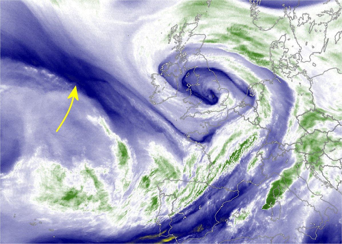 KeraunosObs's tweet image. L&apos;anomalie d&apos;altitude responsable du creusement de la dépression #Amelie à l&apos;ouest de l&apos;#Irlande en cette mi-journée. Le creusement dépressionnaire a débuté et parviendra à maturité la nuit prochaine. #tempeteamelie