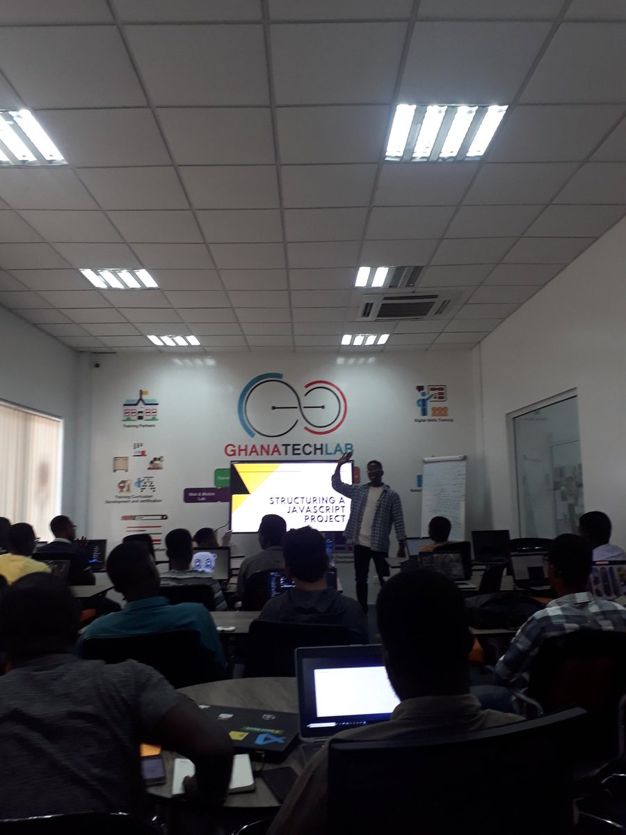 zeimedee's tweet image. Andrew miracle taking use through on how to structure your JavaScript project
#JsSpace
#IoTNetworkHub
#GhanaTechLab