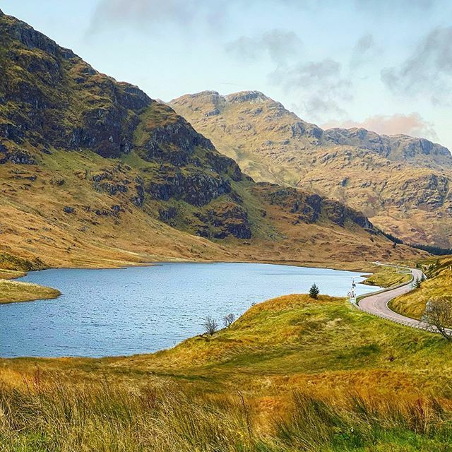 Explomondo's tweet photo. Rest an be thankful. What a cool name and good idea 🤷‍♂️
•
•
•
•
#travel #travelphotopgrahy #igtravel #instatravel #travelgram #travelpics #igtravel #wanderlust #jetsetter #jetset #iphone11promax #restandbethankful #scotland #uk #unitedkingdom #europe https://t.co/ehtOpOFPtu https://t.co/EGbWm3X8lu