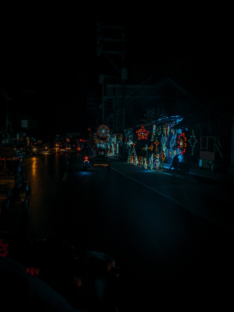 thexhideway's tweet photo. Sometimes I prefer to be alone in the streets. https://t.co/Y8l82japRr