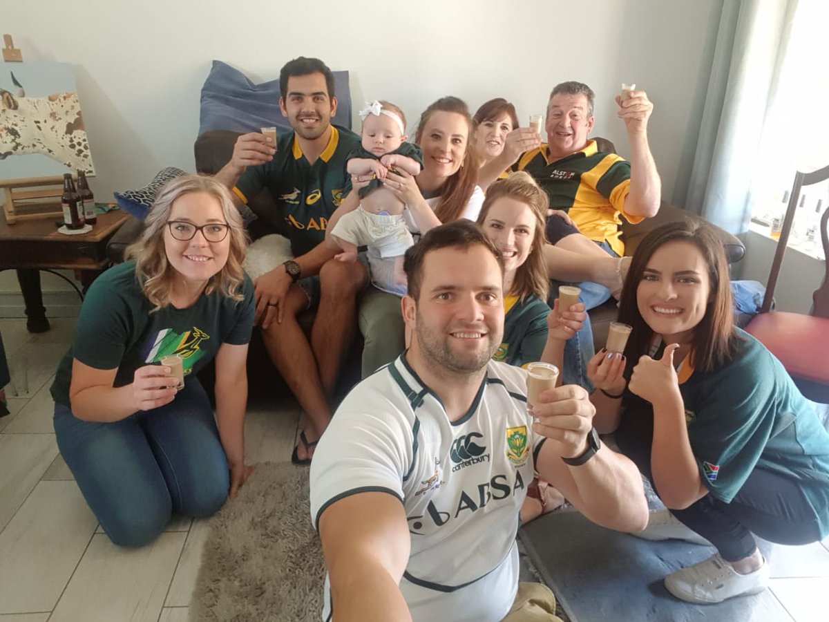 MariskaBatt's tweet photo. Yaaaaassssssssssssss πΏπ¦! Ongelooflik #trots op die #Springboks! #proud #worldcup #RWCFinal2019 #Springbokkies @CarinaBester https://t.co/drKRTVZIVj