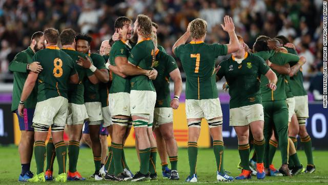 cnnbrk's tweet photo. South Africa defeats England 32-12 to win the 2019 Rugby World Cup https://t.co/HFZVZZkxvf https://t.co/9r7roiSpMR