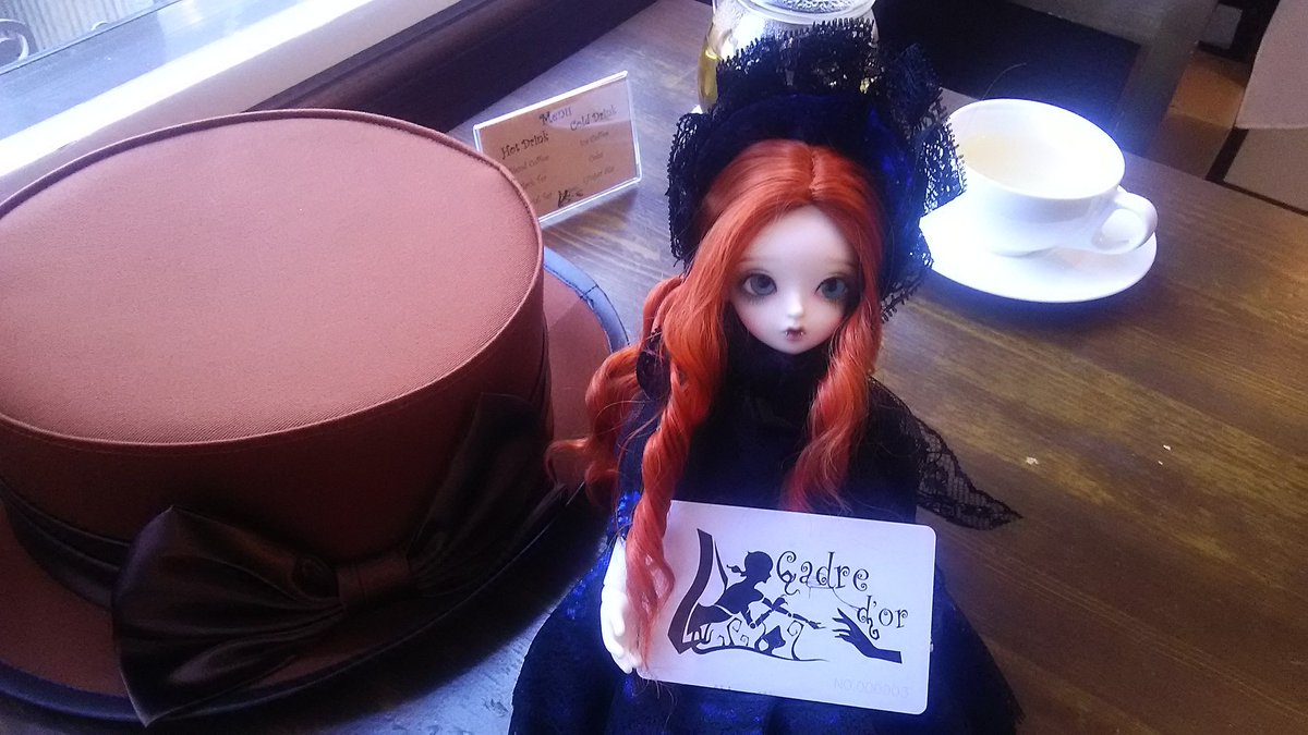 doll_zkr's tweet photo. なんだかソワソワしたご様子の姫 https://t.co/6Q8yK3fPDf