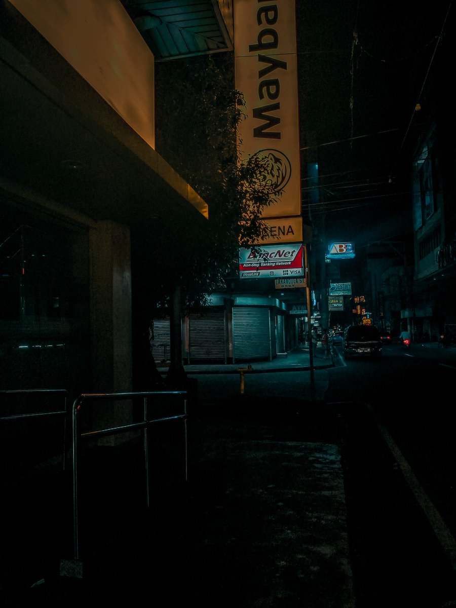 thexhideway's tweet photo. Sometimes I prefer to be alone in the streets. https://t.co/Y8l82japRr