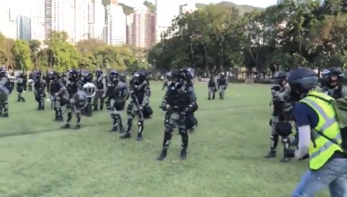 MHiesboeck's tweet photo. Nov 2 in Hong Kong: thousands in the street in both peaceful and violent protests, lots of teargas, random arrests of hundreds of civilians and multiple pro-democracy council candidates ARRESTED in the most brutal way. 
#CPC is turning HK into a police state. @HawleyMO @iingwen https://t.co/fG6lmP8ZAK