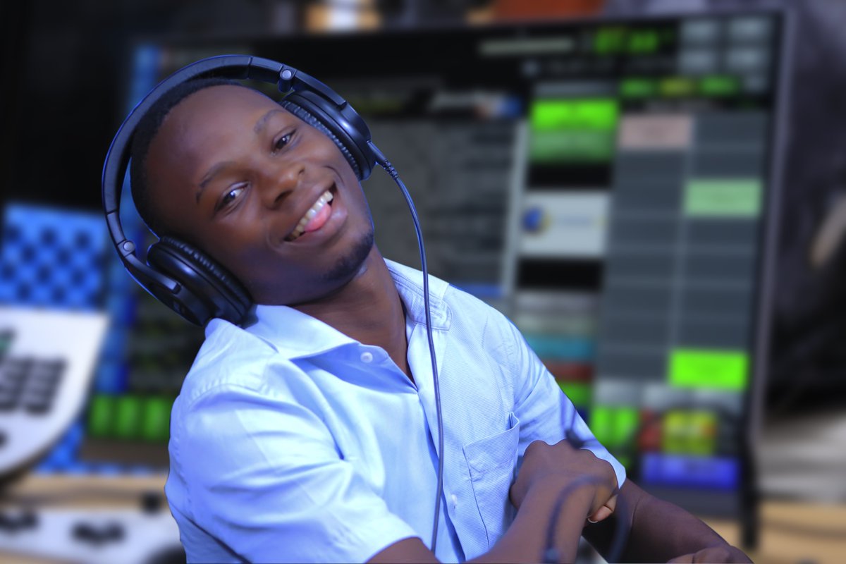 RecordFm977's tweet photo. After the story of Mbarara Uni top student failing to get a job in the computer science world we ask; What makes it easier to get a job, Degrees or technical knowledge?
Join Jiame Josh on the #UrbanVybez 3-4PM.
#RecordFMBangoBash #NyondoClub #15November https://t.co/qiXAA6W2xc