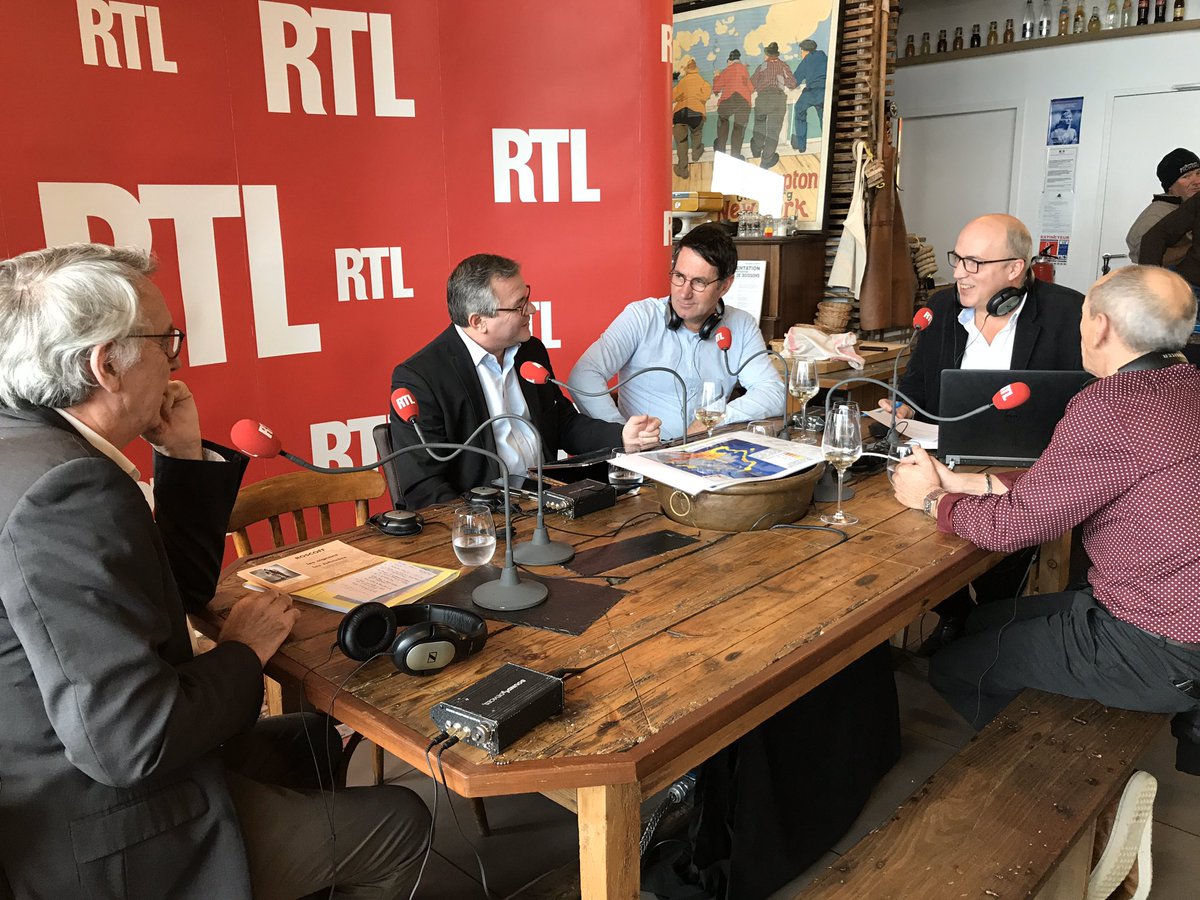 C’est parti pour le #JournalInattendu <a href="/vincent_parizot/">Vincent Parizot</a> spécial #Brexit en direct de #Roscoff avec ses invités 
➡️<a href="/jmrouebferries/">Jean-Marc Roué</a> <a href="/BrittanyFerries/">Brittany Ferries</a> 
➡️Vincent Chamaret <a href="/BCInter/">Bretagne Commerce International (BCI)</a> 
➡️ <a href="/le_nzet/">Olivier Le Nézet</a> 
➡️ Dominique Thomas
La parole aux pêcheurs et entreprises bretonnes sur <a href="/RTLFrance/">RTL France</a> ⚓️