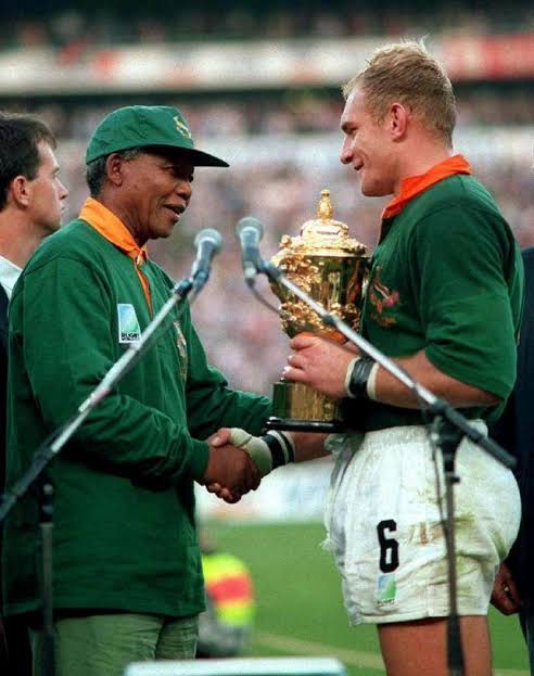 NikeshKooverjee's tweet photo. It goes like that I guess #RWCFinal #RSAvENG https://t.co/ki45zBU3tt