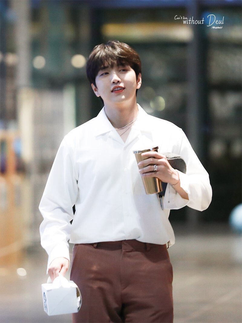wpqhgofk's tweet photo. B1a4 산들

⭐️. 3
개인적으로 흑발보다 금발이 더 어울리는 ,,
애쉬계열 쪽도 어울릴 거 같아요 https://t.co/oEoBs6Kr5X