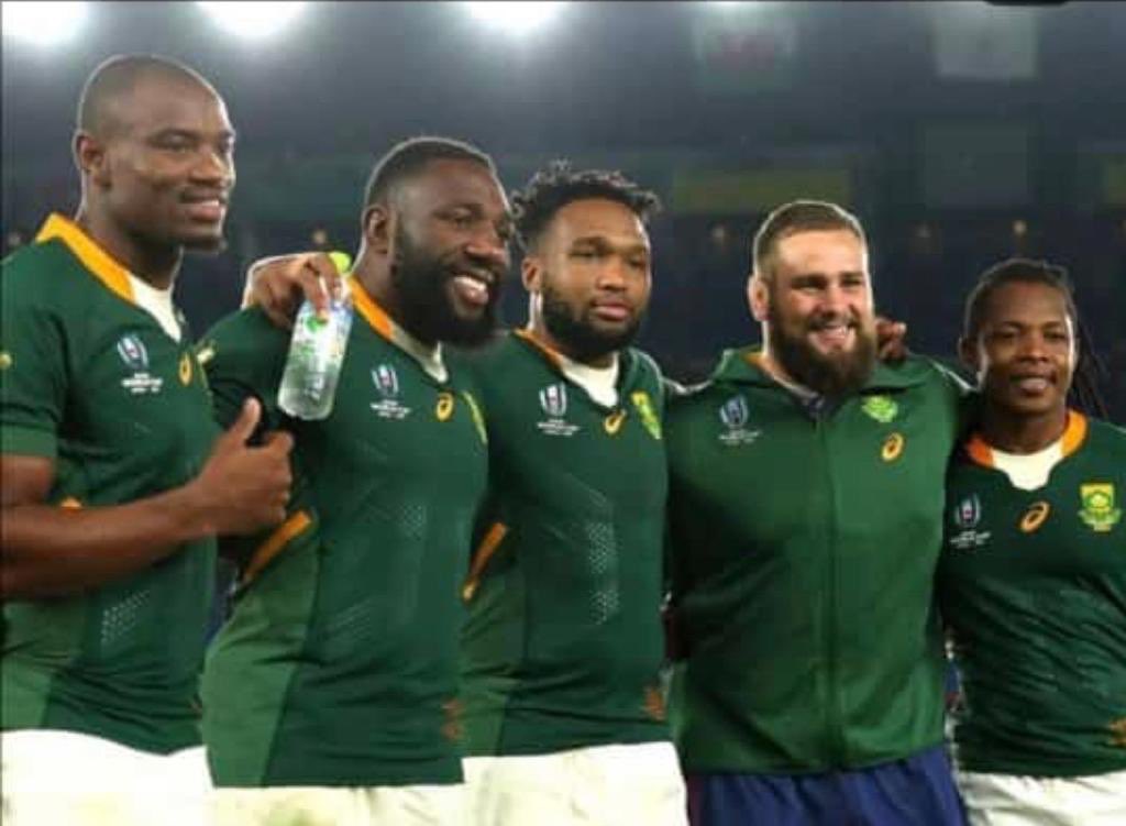 coetzee_eduard's tweet photo. This victory reminds us that there is nothing apologetic or average about South Africans. Our country and its people are exceptional when they come together. Say what you want,we will write our own story in South Africa 🏆🏉 #worldchampions #itscominghome #sharksboks 📷stevehaag https://t.co/4v7OAk2oLS