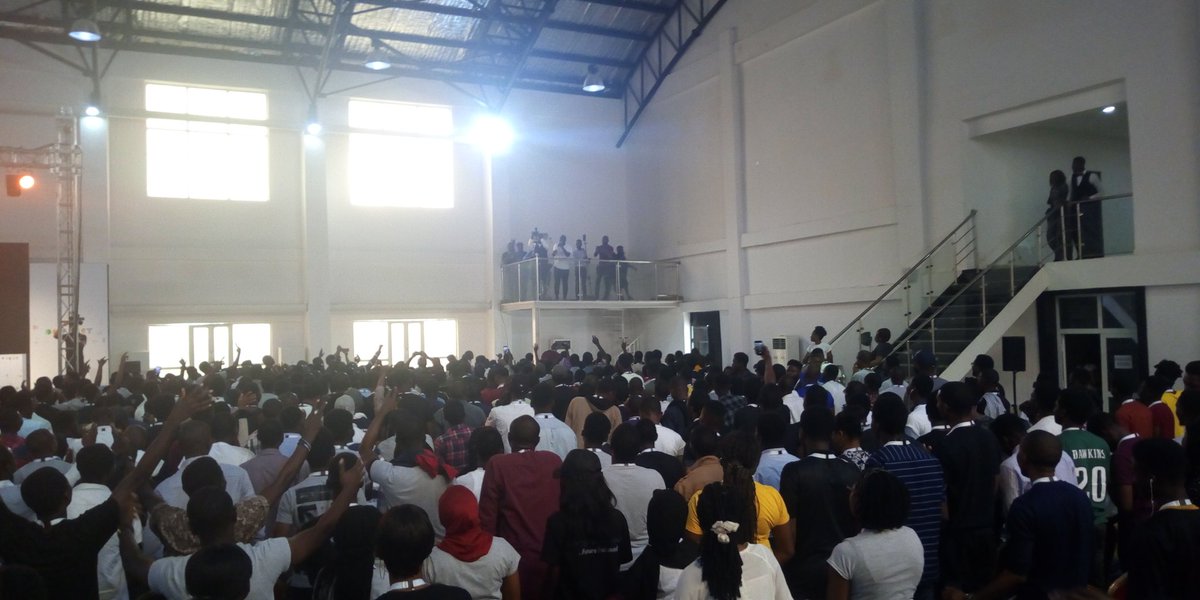 samuelobitope's tweet photo. #Attitude The longer you sit on an idea, the less valued it becomes @gdglagos Event at GrandAttrium with my Tech guru @OgeneTega6 ninja #DevFestlagos19 #DevFest19 #obicodes #tegatech https://t.co/6DemVb63px