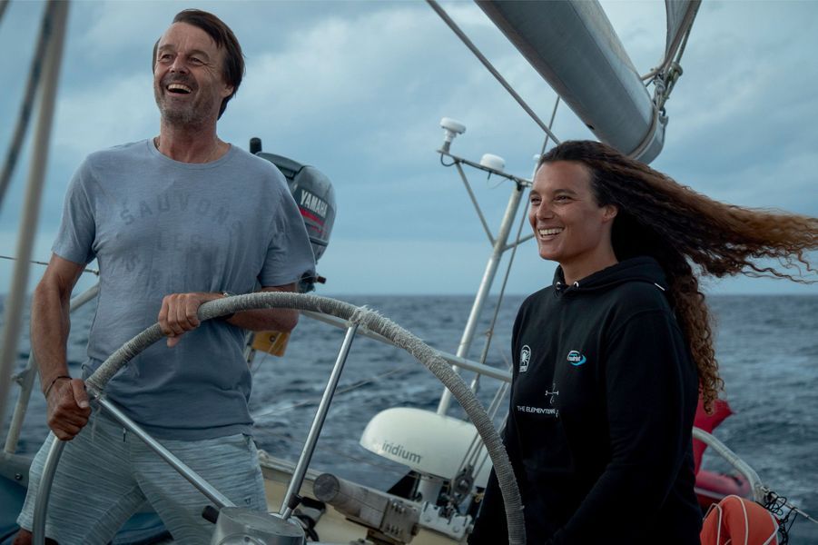 Il y a 43 ans, Nicolas Hulot <a href="/N_Hulot/">Nicolas Hulot</a> photographiait Eric #Tabarly. Aujourd’hui, Marie, la fille du navigateur, l’embarque en croisière pour soutenir sa croisade. @michelinetabar <a href="/PenDuickSAS/">Pen Duick</a> <a href="/pascal_leflao/">Pascal LE FLAO</a>