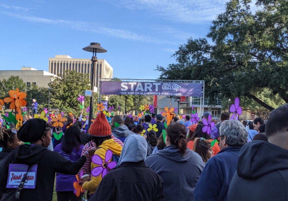 tomvanlee's tweet photo. A great morning to walk to end Alzheimer's https://t.co/3nBy1IEBZH