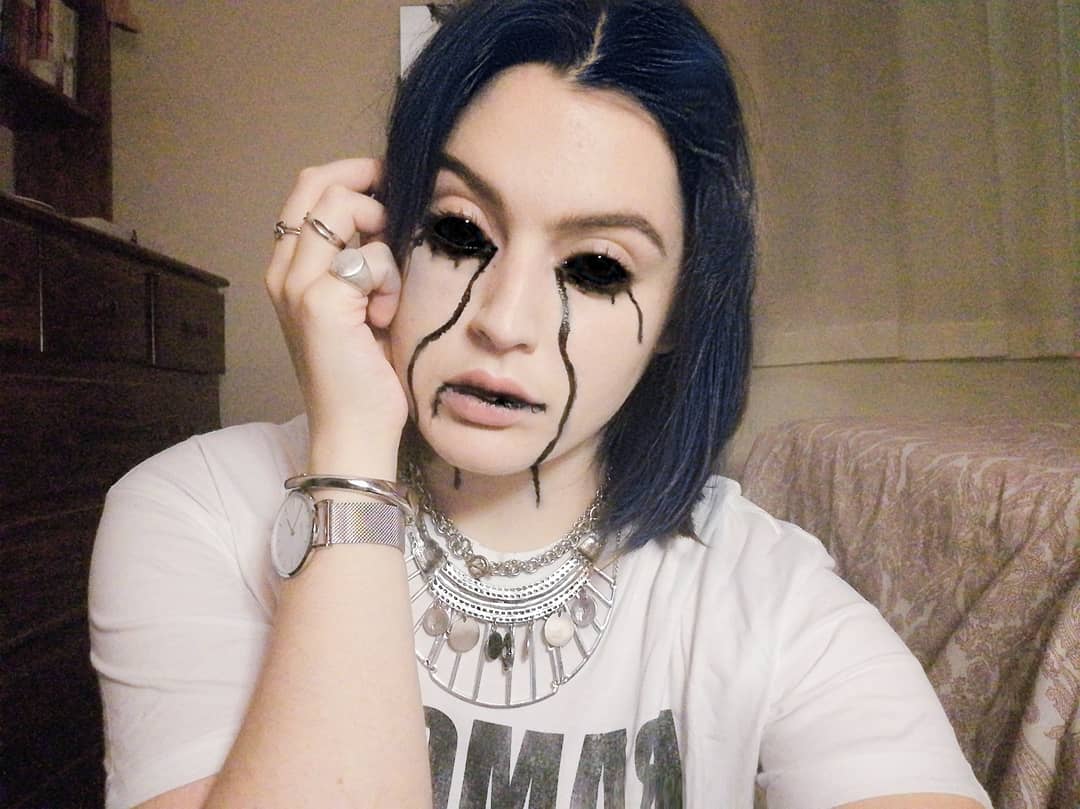 watercolour_mkp's tweet photo. "Quiet when I'm coming home and I'm on my own." 🎼💋 #BillieEilish #WhenThePartysOver #MUA #MakeupArtist #MakeupJunkie https://t.co/2JMYyRa9LC