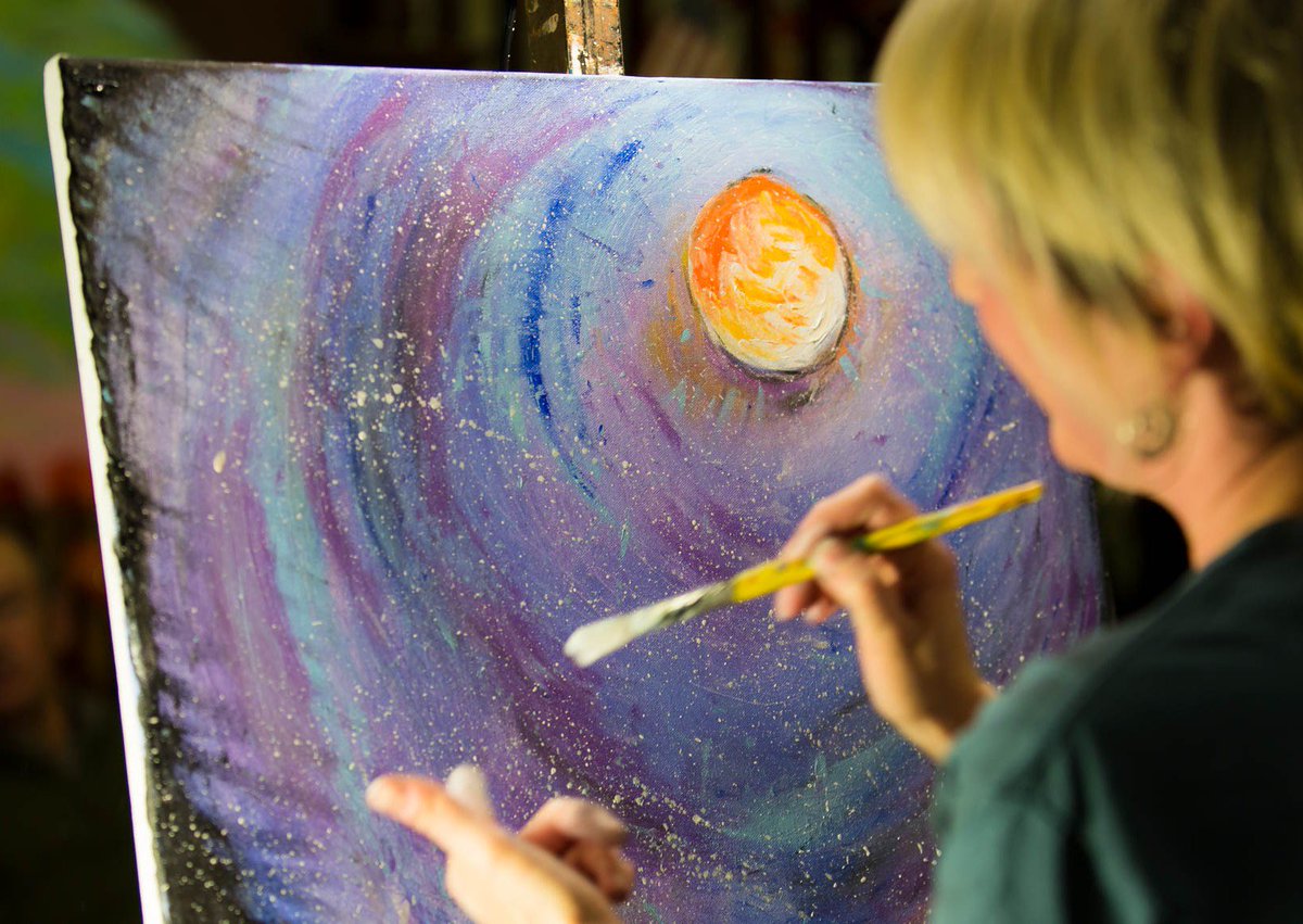 Throwback to @aroostookpartnersinthearts 2017 Brews &amp; Brushes! Every artist has their own technique and their own style. This year's event will prove to have even MORE variety! TONIGHT, 6-9pm, Wintergreen Arts Center! #mouseislandcreatives #wickedgoodlife #eventphotography